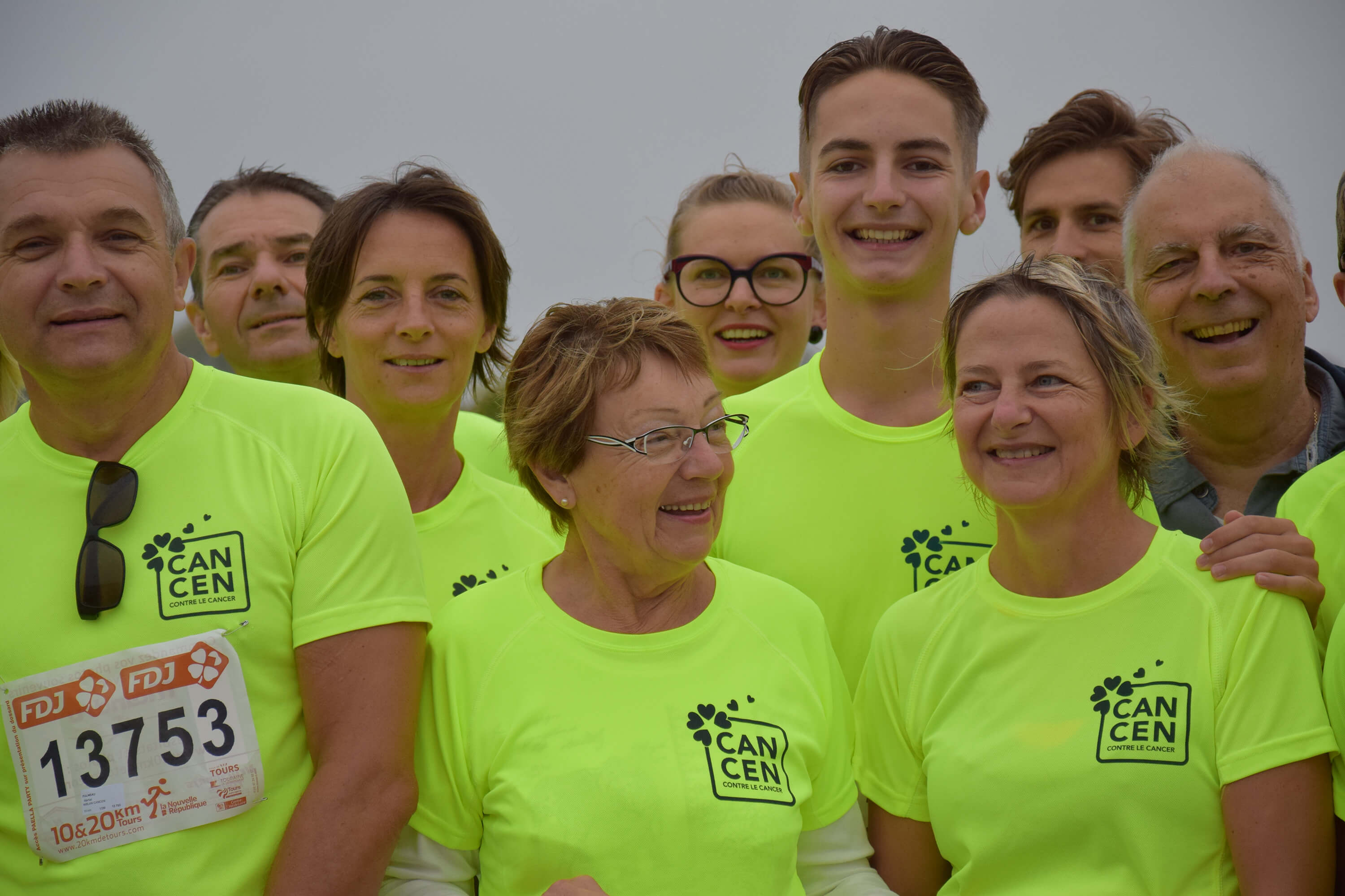 10km de Tours - Participants aux couleurs de l'association CANCEN